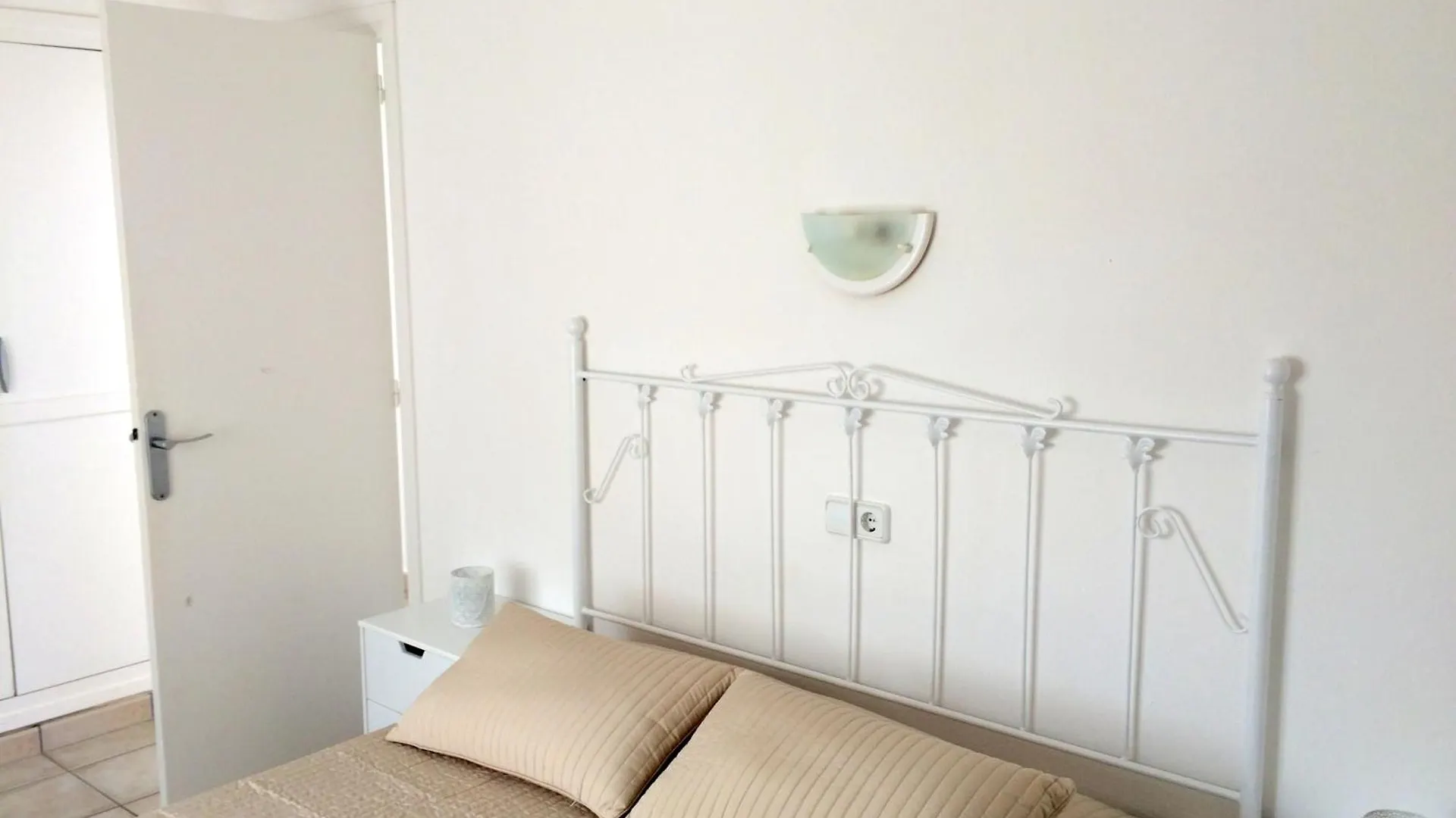 Apartaments La Palmera, Terrace & Pool Sant Marti d'Empuries 0*,  Spain