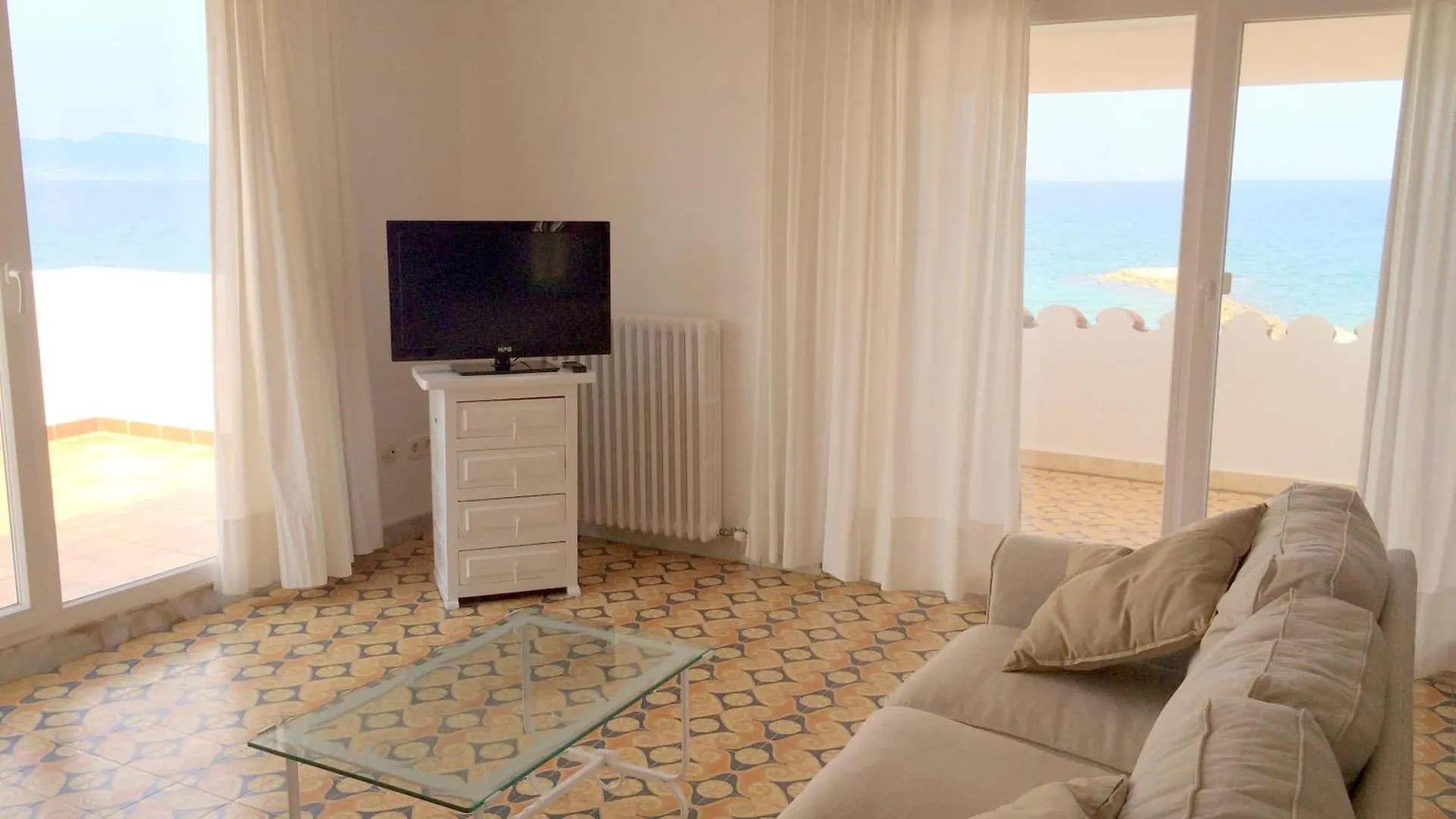 Apartaments La Palmera, Terrace & Pool Sant Marti d'Empuries Spain