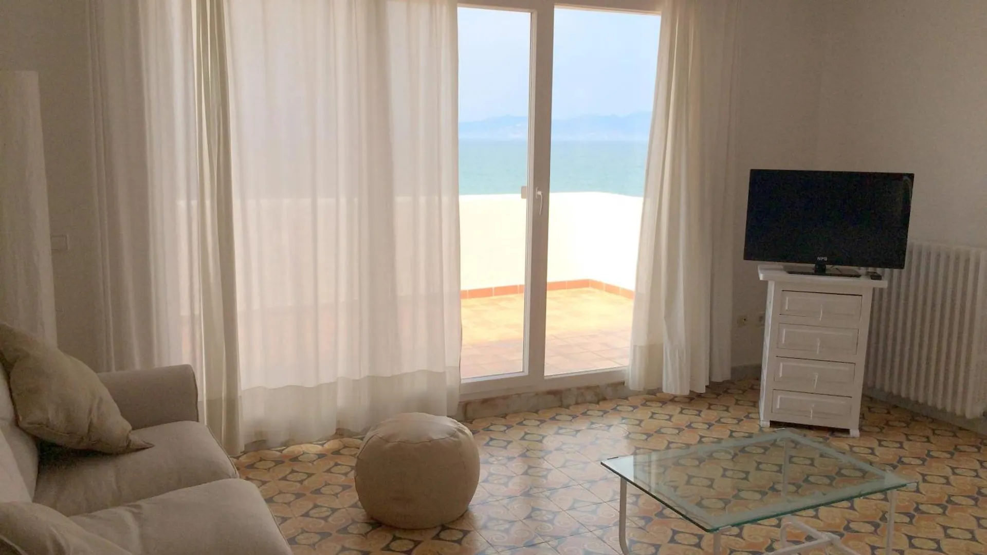 Apartaments La Palmera, Terrace & Pool Sant Marti d'Empuries 0*,  Spain