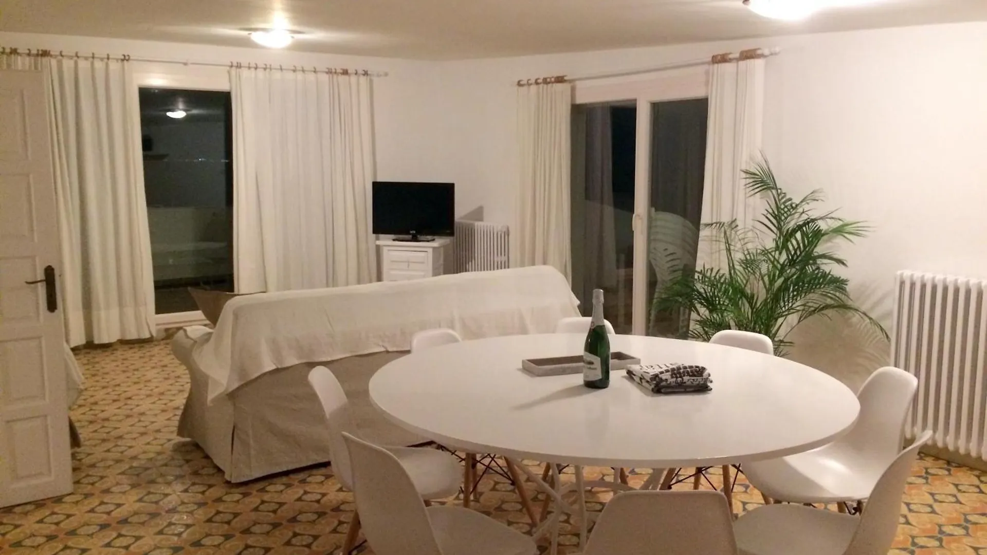 Apartaments La Palmera, Terrace & Pool Sant Marti d'Empuries Spain