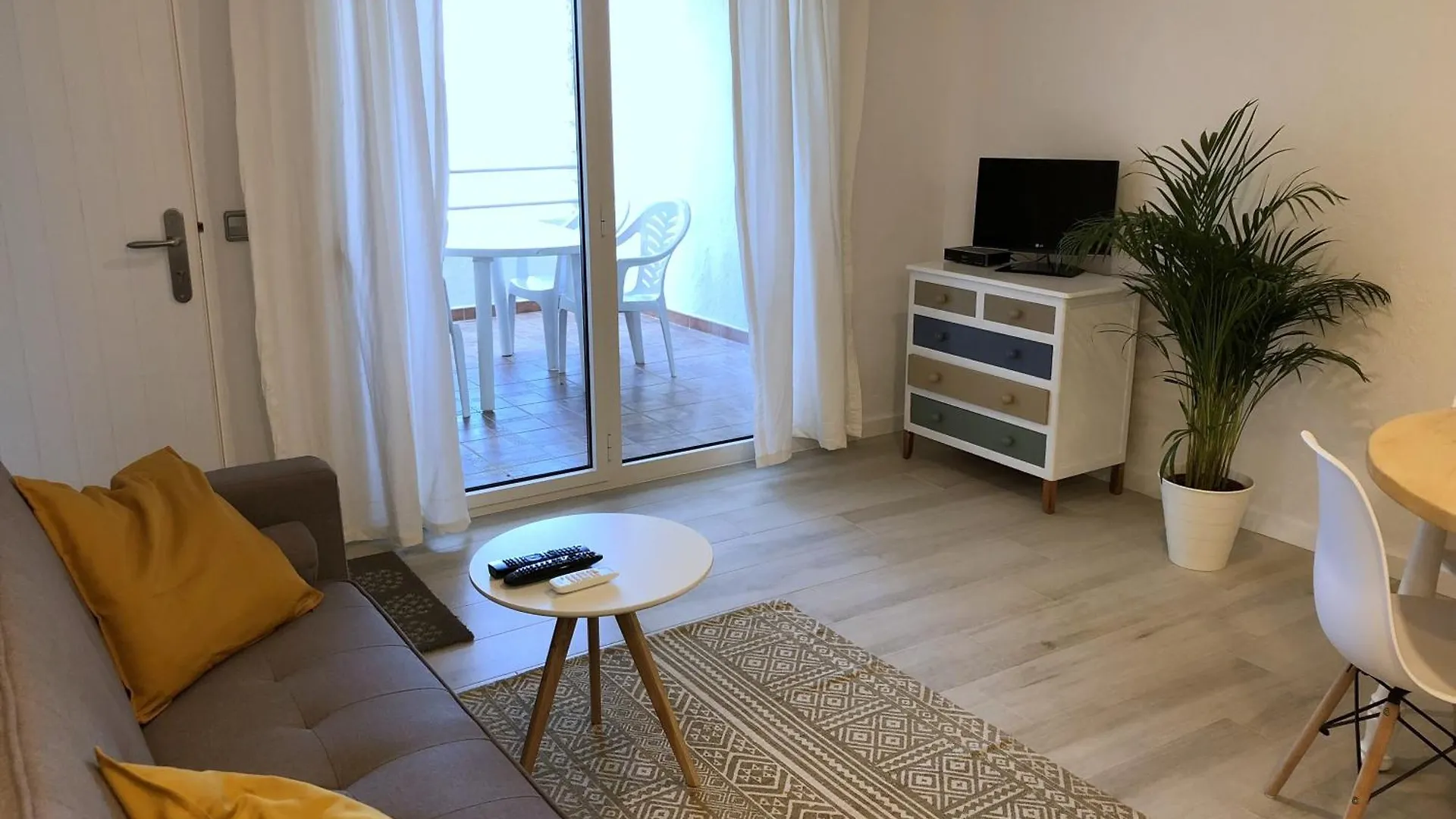 Apartaments La Palmera, Terrace & Pool Sant Marti d'Empuries 0*,