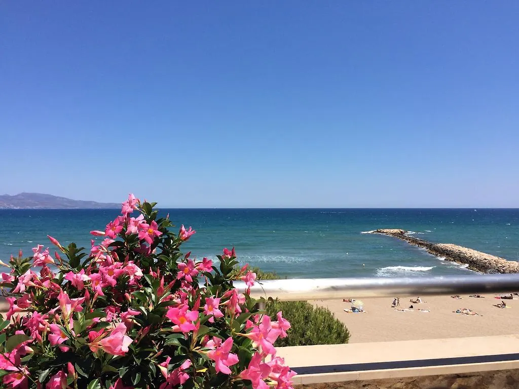 Apartaments La Palmera, Terrace & Pool Sant Marti d'Empuries 0*,  Spain